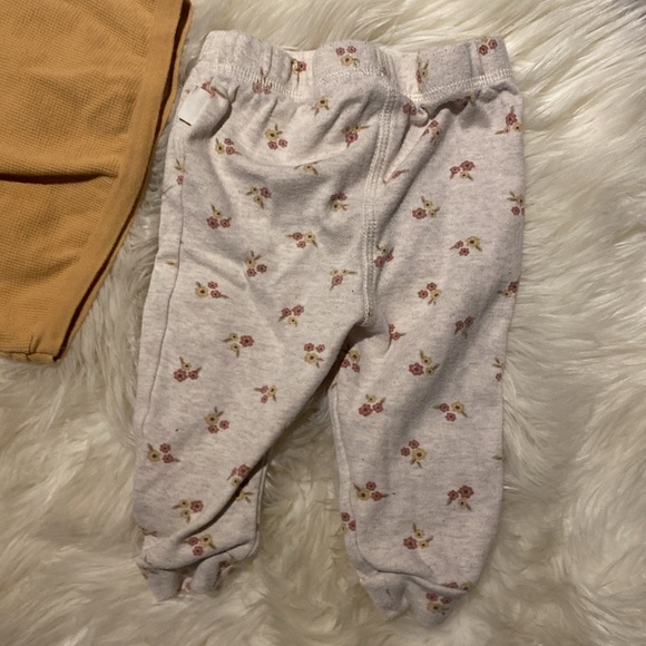 3/25 RABBIT+ BEAR by Emily and Oliver 3 piece set Wildflower shirt Pant Headband - Picture 5 of 7